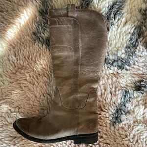 Gorgeous Frye leather Paige boots size 7 1/2